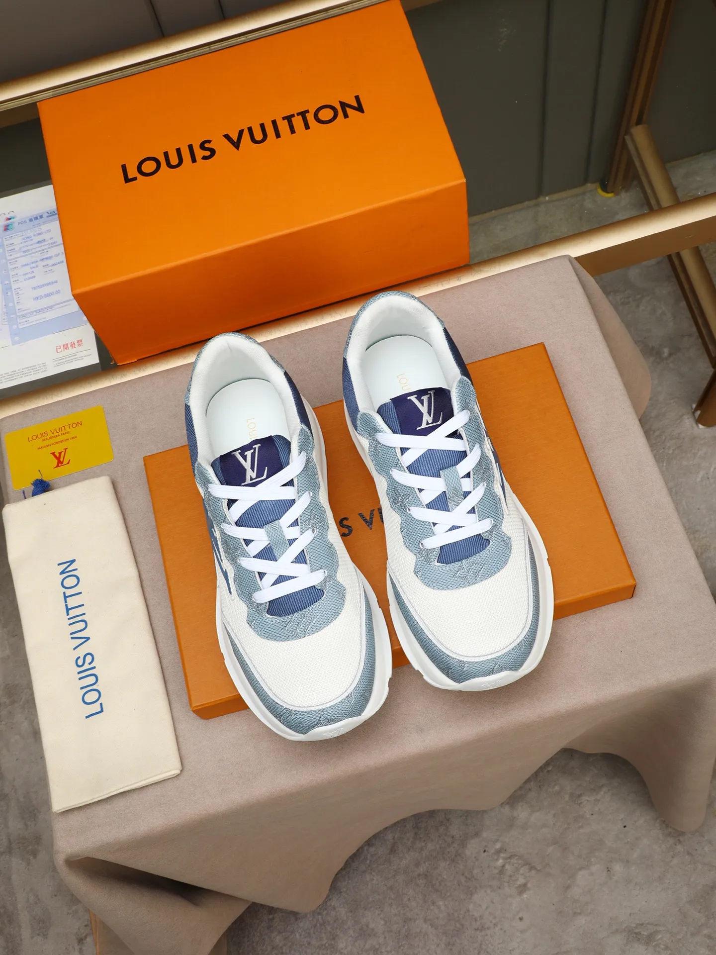 Men's shoes 💰460 Brand: LOUIS VUITTON Louis Vuitton LV Size: 38 39 40 41 42 43 44 (45 customized) Fabric: original cowhide cowhide 🔸Inside of: mesh 🔺Sole: counter foam outsole